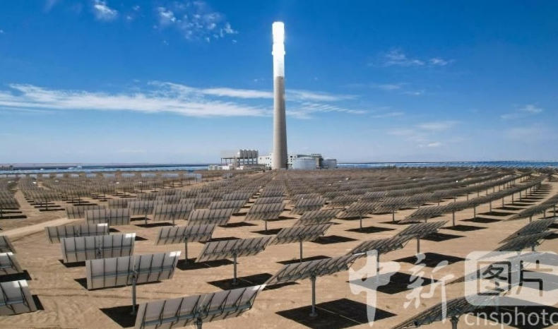 金塔多能互补基地“10万千瓦光热+60万千瓦光伏”项目现场1.jpg