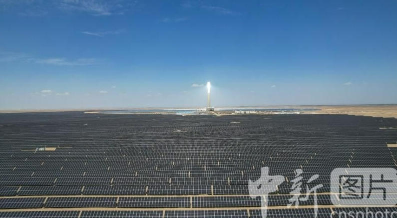 金塔多能互补基地“10万千瓦光热+60万千瓦光伏”项目现场3.jpg